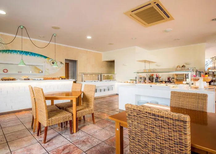 Clube Porto Mos - Sunplace & 4* ラゴス